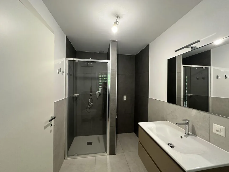 Nouvel et moderne appartement de 3.5 pièces avec jardin privé et terrasse à Mendrisio Arzo – photo 7 sur 14