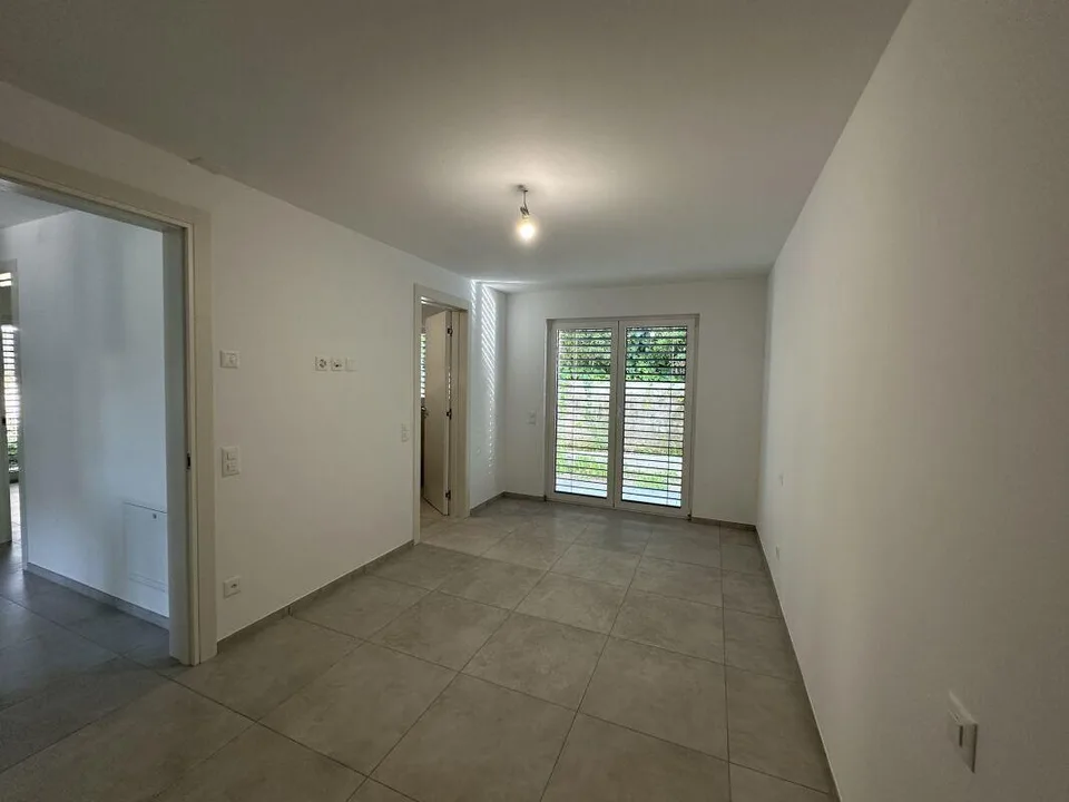 Nouvel et moderne appartement de 3.5 pièces avec jardin privé et terrasse à Mendrisio Arzo – photo 6 sur 14