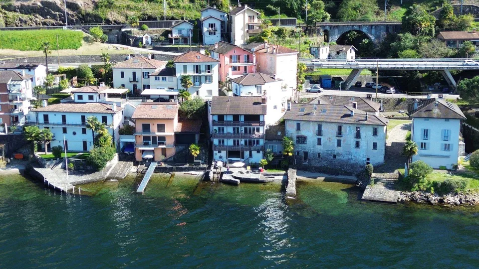 Pied dans l'eau sul Lago Maggiore – Residenza secondaria unica | Di...