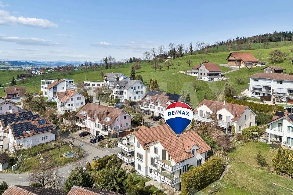 Grosszügiges 8½-Zimmer-Doppeleinfamilienhaus in ruhiger Lage