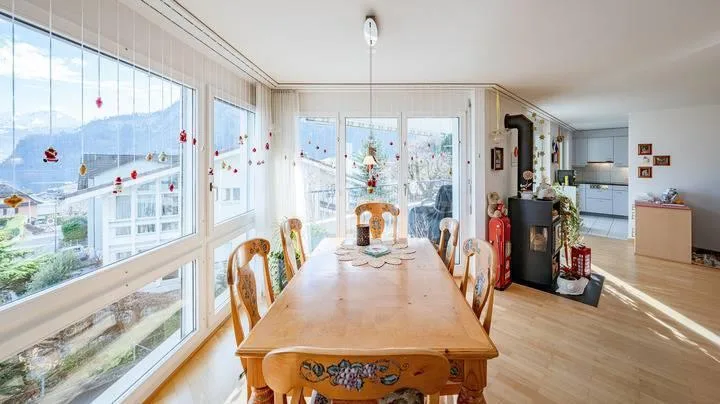 APPARTAMENTO DA SOGNO DI 4,5 LOCALI CON VISTA LAGO A HERGISWIL NW