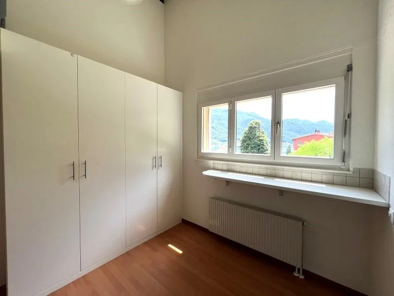 SPAZIOSO APPARTAMENTO 3.5 LOCALI CON SPLENDIDA VISTA LAGO – foto 11 di 13