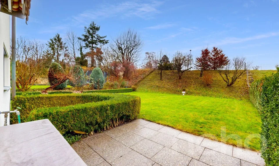 Grosszügiges Haus mit Garten, Doppelgarage und Tempo-30-Lage