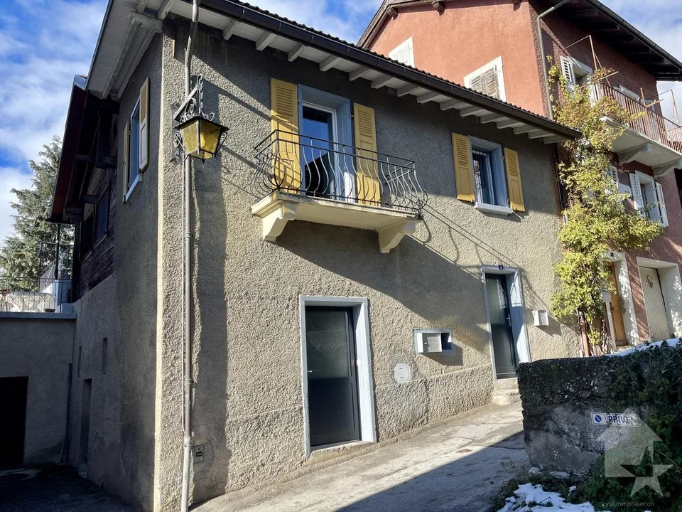 Appartement duplex 2.5 pces dans maison de village totalement rénovée – photo 9 sur 13