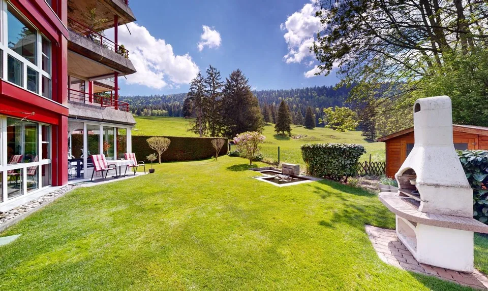 Wunderschöne Wohnung mit Veranda und privatem Garten!