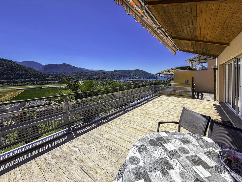 Agno - Villa panoramica con vista lago / Villa mit Seeblick