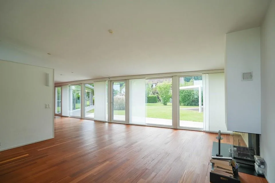 Havre de paix au bord du Rhin : Bungalow spacieux pour amateurs