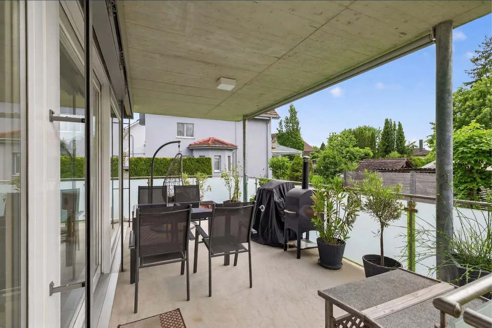 Neuwertige Wohnung mit offenem Wohnkonzept, sonniger Terrasse und direktem Gartenzugang an ruhiger Lage – Foto 8 von 13