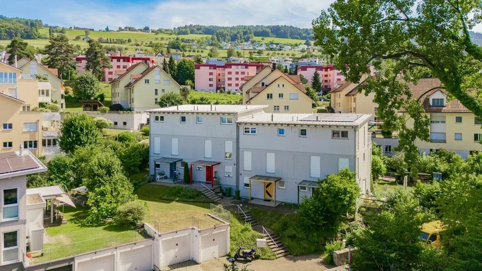 Ampia casa a schiera di 5,5 locali vicino al lago