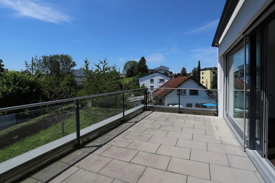 Exklusive Dachwohnung mit 2 Terrassen an top Lage