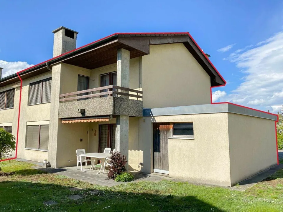 Casa a due famiglie in una posizione tranquilla e adatta alle famiglie