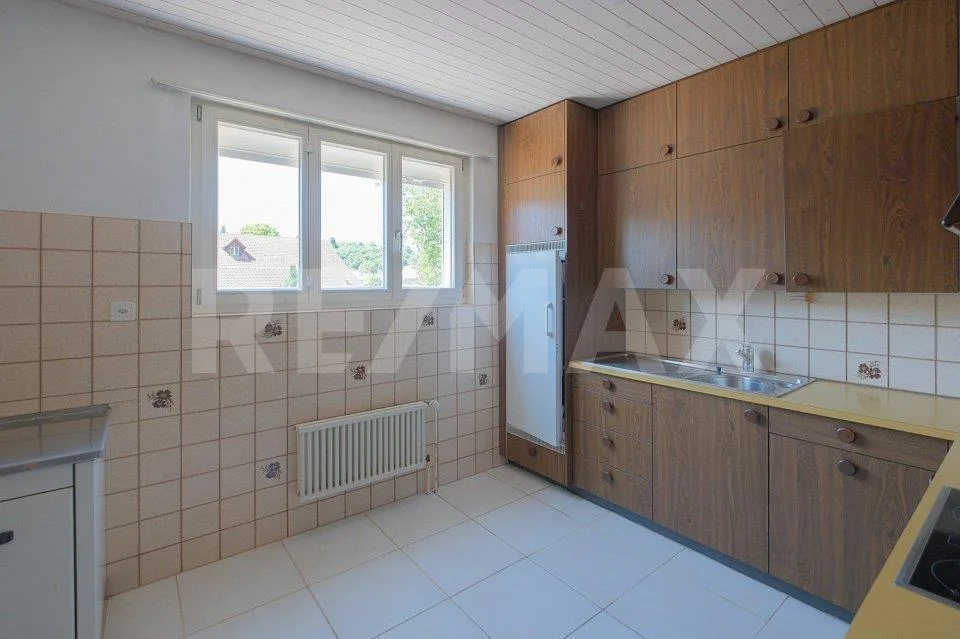 Freistehendes 4.5 Zimmer-Haus mit separatem, vielseitigem Nebengebäude