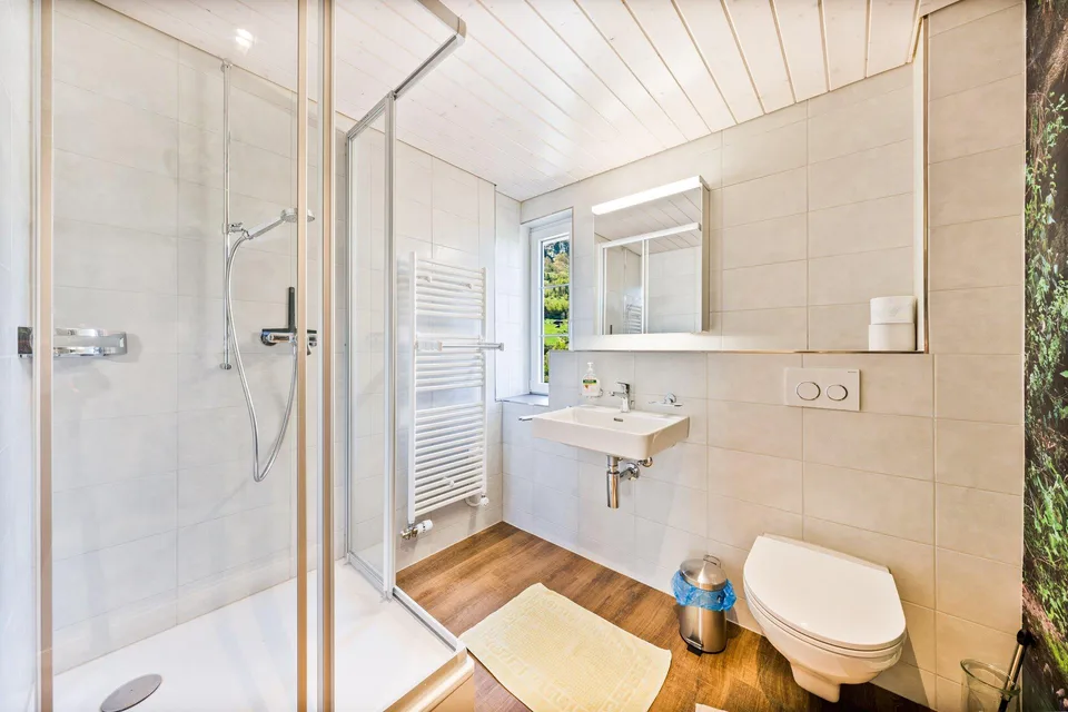 8.5 Zimmer Einfamilienhaus in Linthal – Foto 6 von 11