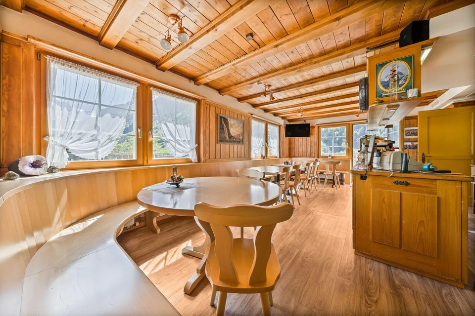 8.5 Zimmer Einfamilienhaus in Linthal – Foto 10 von 11
