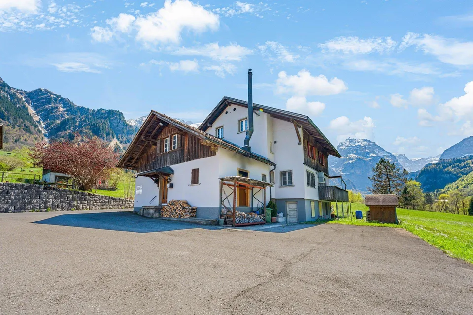 8.5 Zimmer Einfamilienhaus in Linthal – Foto 11 von 11
