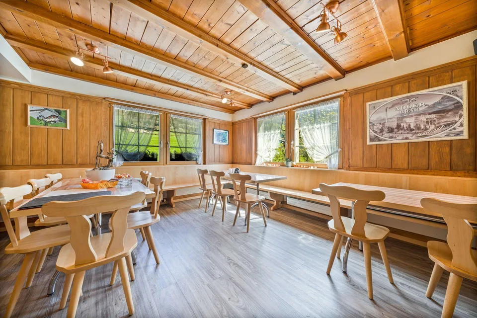 8.5 Zimmer Einfamilienhaus in Linthal – Foto 8 von 11