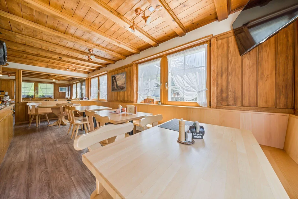 8.5 Zimmer Einfamilienhaus in Linthal – Foto 9 von 11