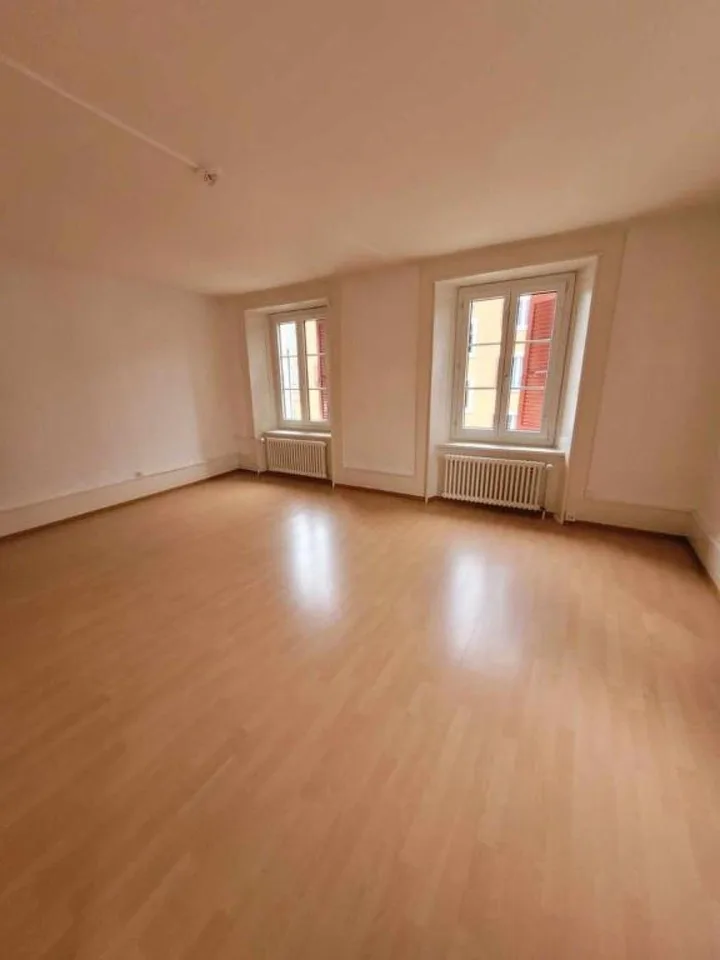 Wohnung mit 3 Zimmern im 2. Stock in Fleurier zur Miete, ideal gelegen