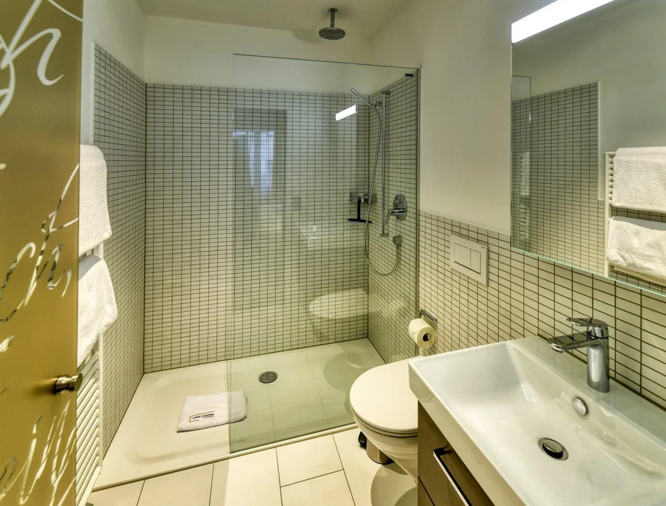 Neues möbliertes 2-Zimmer-Apartment an sehr zentraler Lage in Altdorf