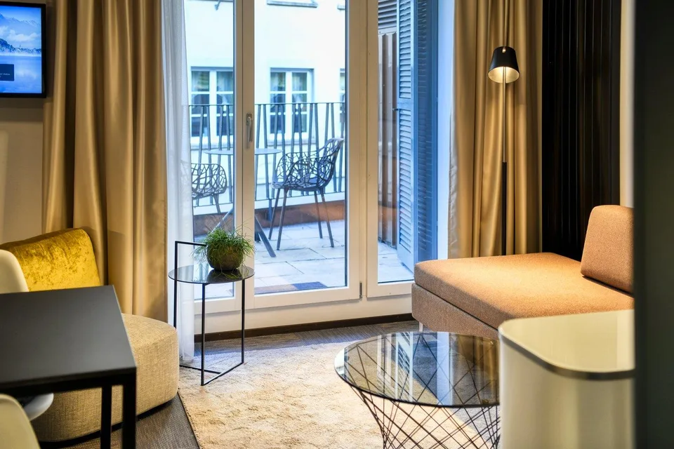 Neues möbliertes 2-Zimmer-Apartment an sehr zentraler Lage in Altdorf
