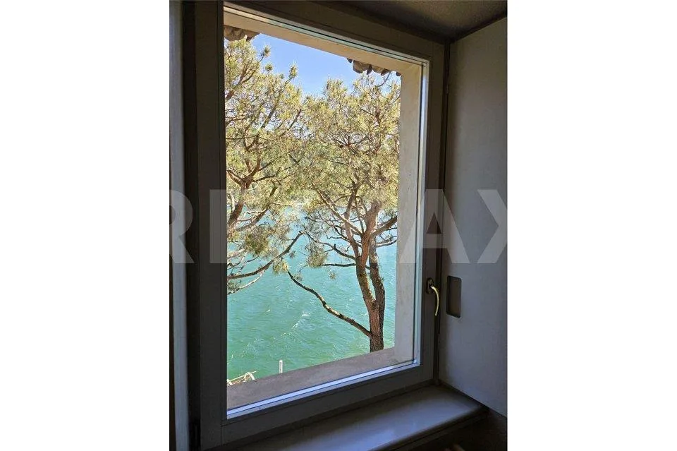 Charmante 2½-Zimmer-Wohnung mit traumhaftem Seeblick im Herzen von Morcote