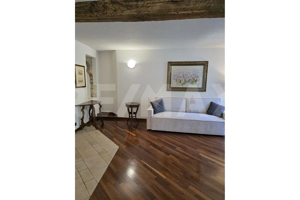 Charmante 2½-Zimmer-Wohnung mit traumhaftem Seeblick im Herzen von Morcote