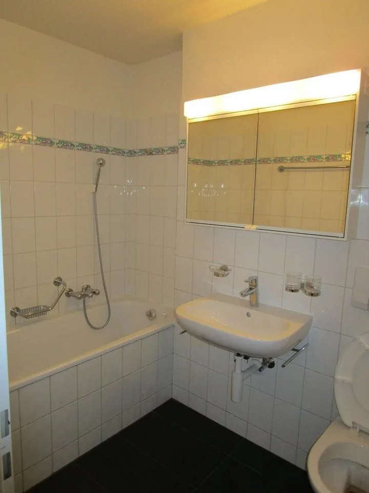 Wohnung 4.5 Zimmer im 4. Stock mit Aufzug – Foto 6 von 7