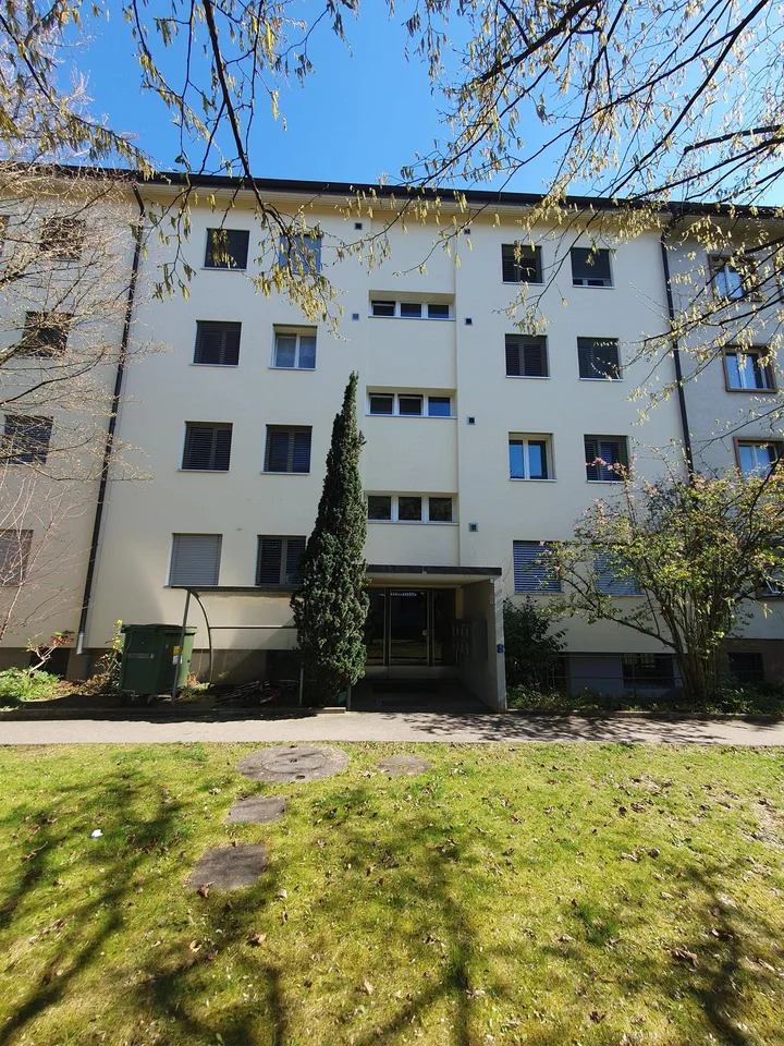 Helle Wohnung im Herzen von Bern-Bümpliz