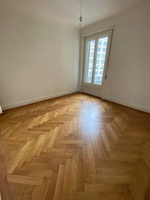 Close to all amenities and the train station