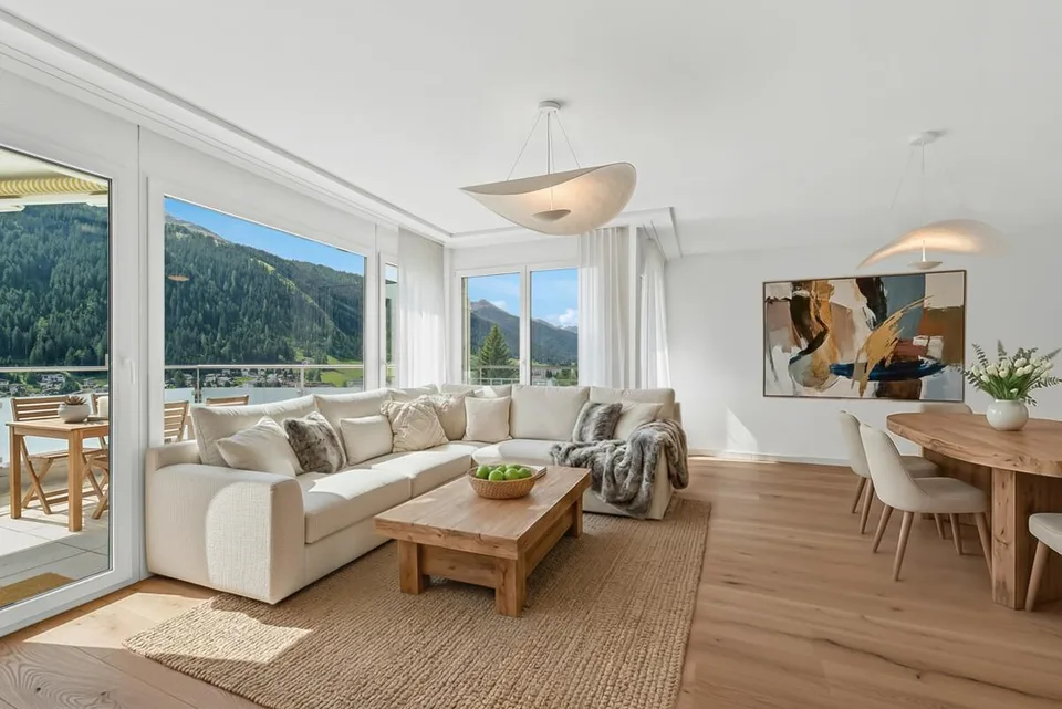 Davos Platz: appartamento di vacanza in una posizione tranquilla con vista panoramica