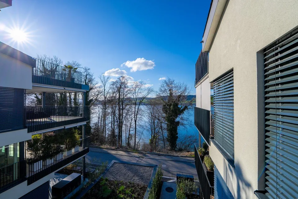 2.5 Zi-Neubauwohnung mit Seesicht und Wintergarten