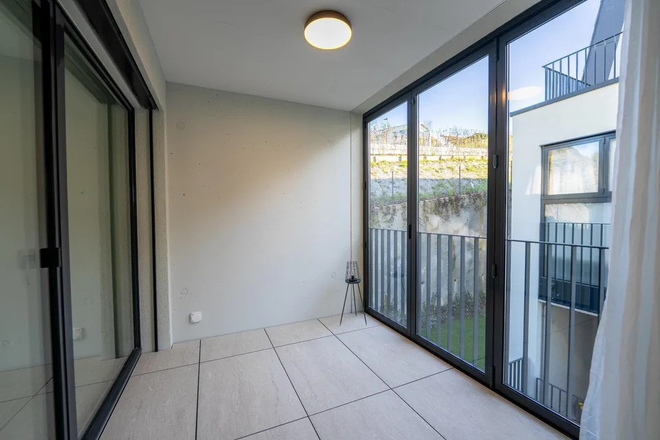 2.5 Zi-Neubauwohnung mit Seesicht und Wintergarten
