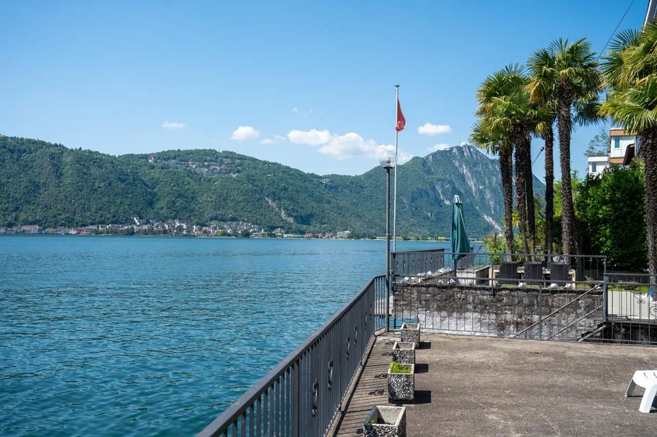 Villa prestigieuse sur les rives du lac avec darse privée