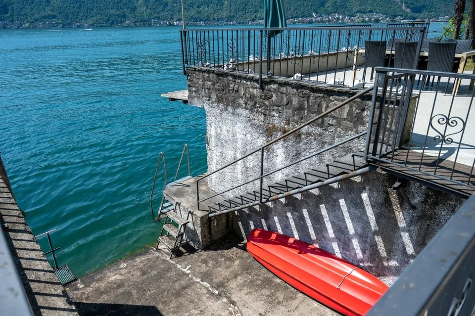 PRESTIGIOSA VILLA SULLE SPONDE DEL LAGO, CON DARSENE PRIVATE – foto 7 di 13