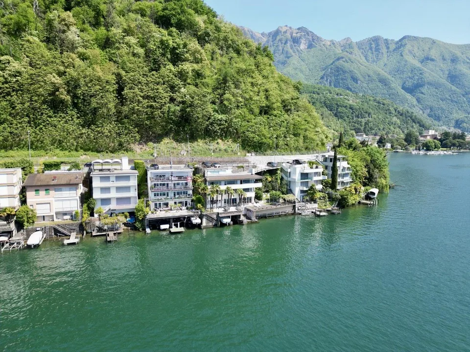 PRESTIGIOSA VILLA SULLE SPONDE DEL LAGO, CON DARSENE PRIVATE – foto 13 di 13