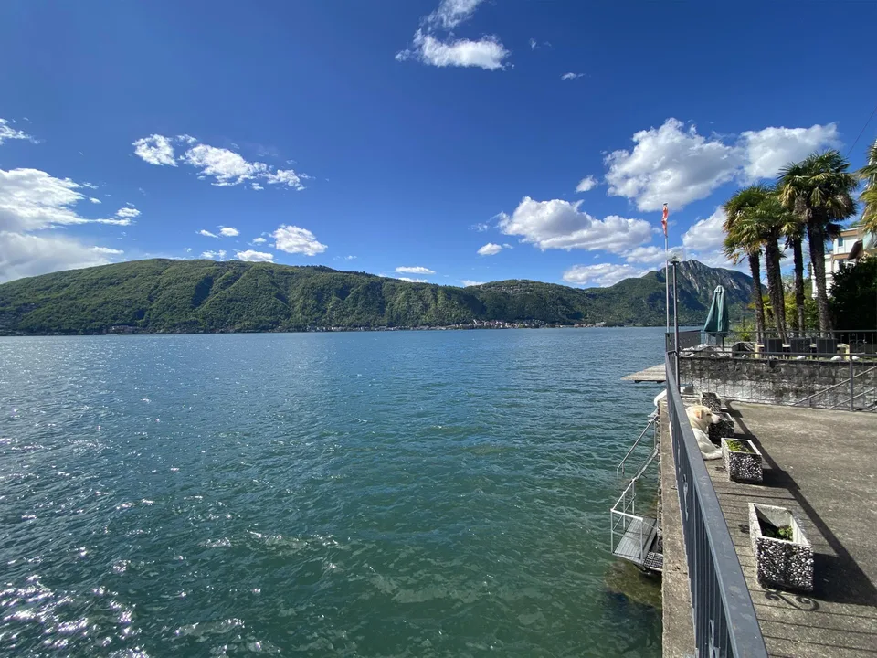 PRESTIGIOSA VILLA SULLE SPONDE DEL LAGO, CON DARSENE PRIVATE – foto 9 di 13