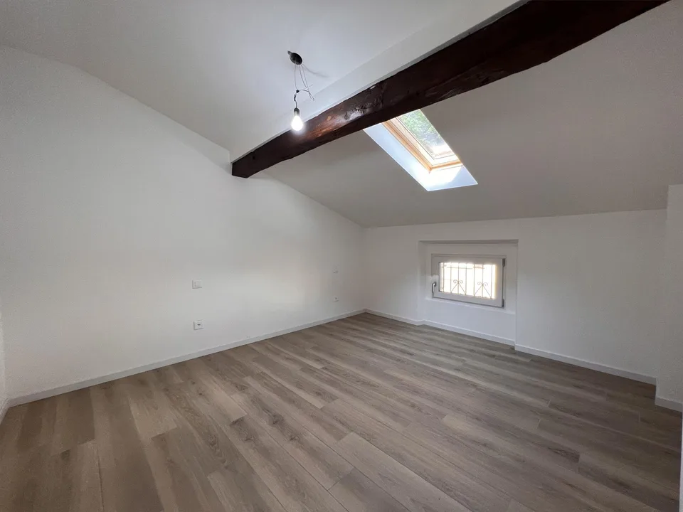Appartement 2.5 Zimmer Mansarde renoviert