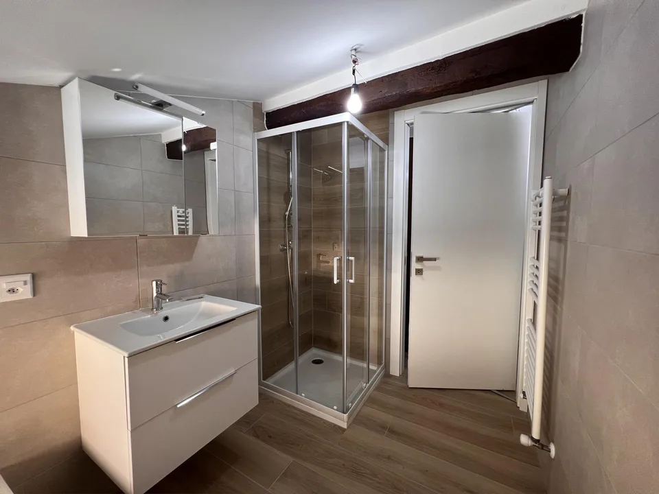 APPARTAMENTO 2.5 LOCALI MANSARDATO RISTRUTTURATO – foto 6 di 8