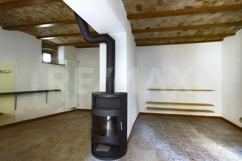 Casa ticinese con cortile privato nel cuore di Arzo