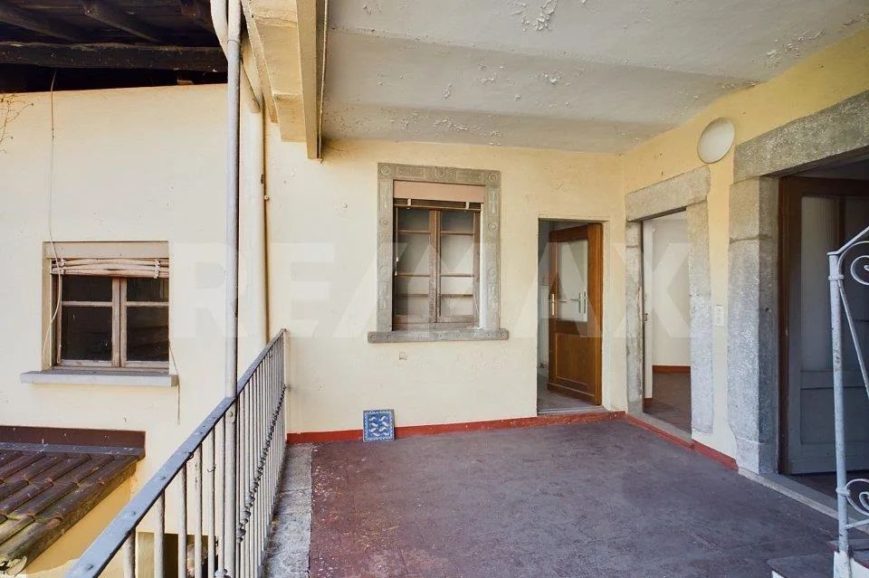 Casa ticinese con cortile privato nel cuore di Arzo