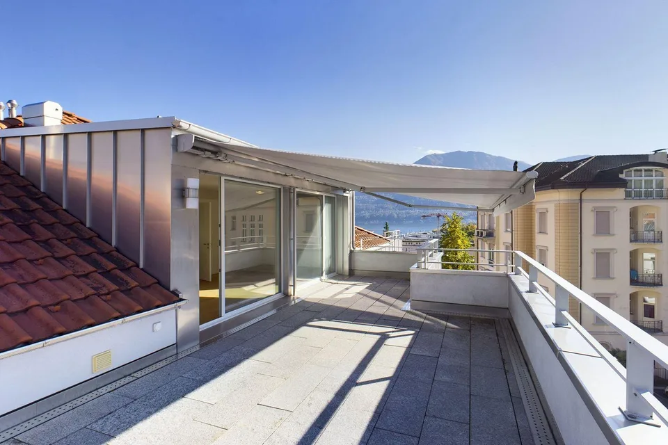 Luxuriöse Attikawohnung in der noblen Villa Balli