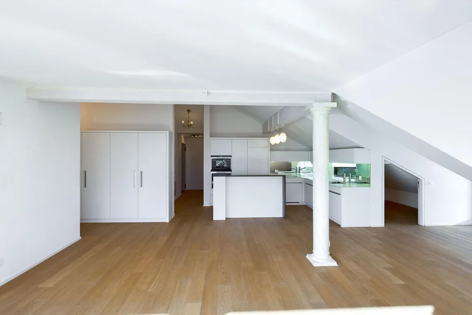 Luxuriöse Attikawohnung in der noblen Villa Balli – Foto 13 von 29