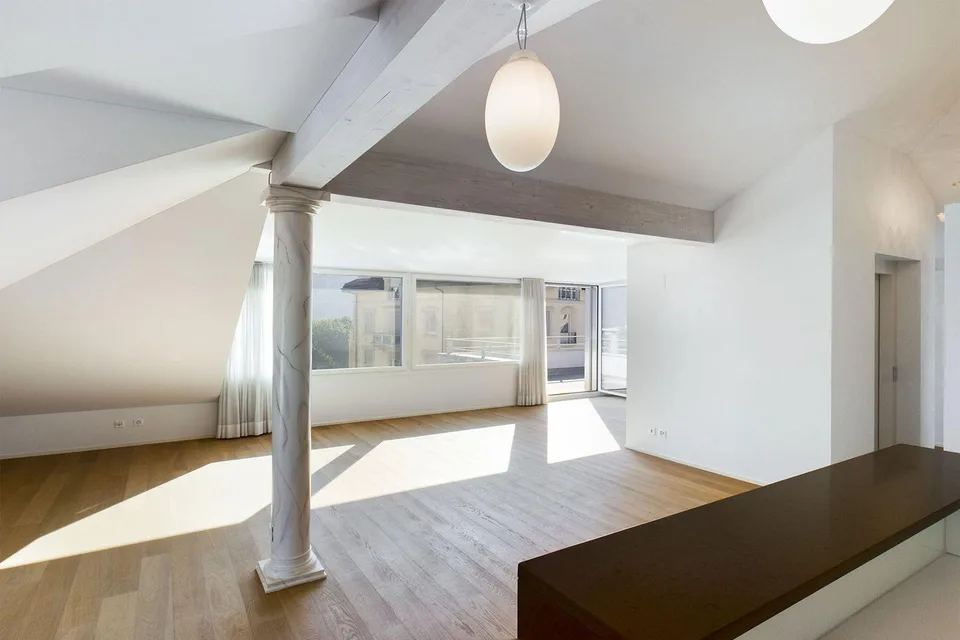 Luxuriöse Attikawohnung in der noblen Villa Balli