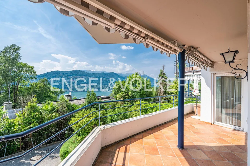 Wohnung mit grosszügiger Terrasse und Seeblick