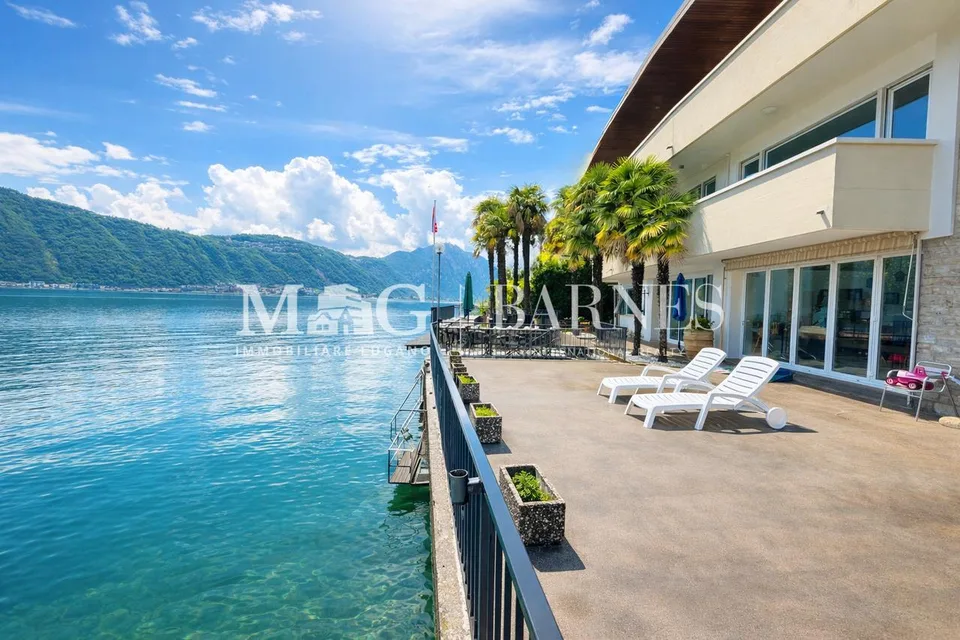 Lugano: Villa pieds-dans-l’eau vista lago con darsene | 2ª residenza