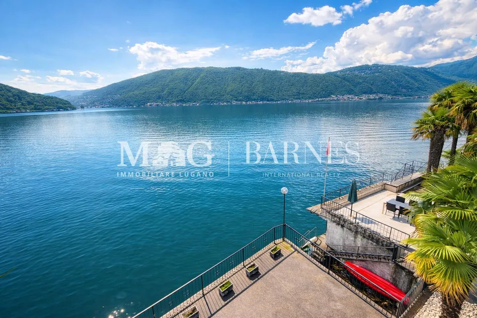 Lugano: Villa pieds-dans-l’eau vista lago con darsene | 2ª residenza