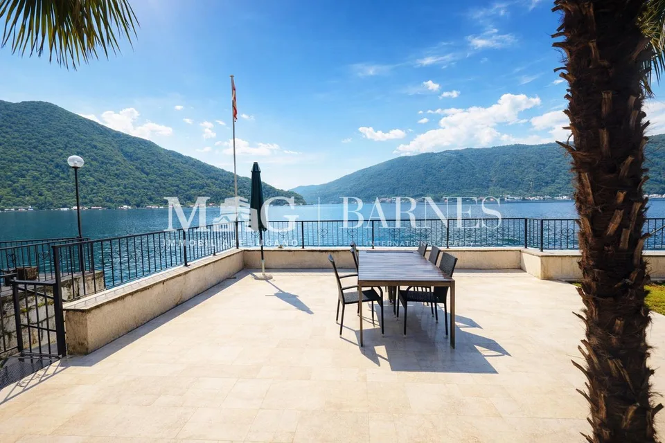 Lugano: Villa pieds-dans-l'eau vista lago con darsene | 2 residenza – Foto 15 von 16