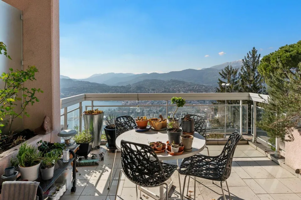 Aldesago 1.5 locali affittato con vista golfo di Lugano