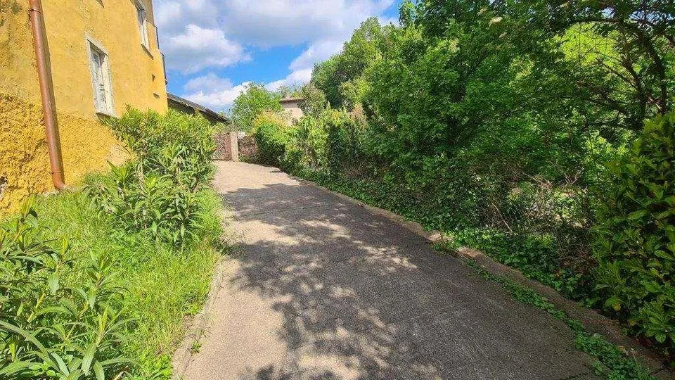 BELLA CASA DI NUCLEO DA RIATTARE