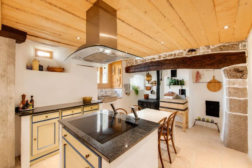 Authentisches 18. Jahrhundert Bauernhaus mit Panoramablick
